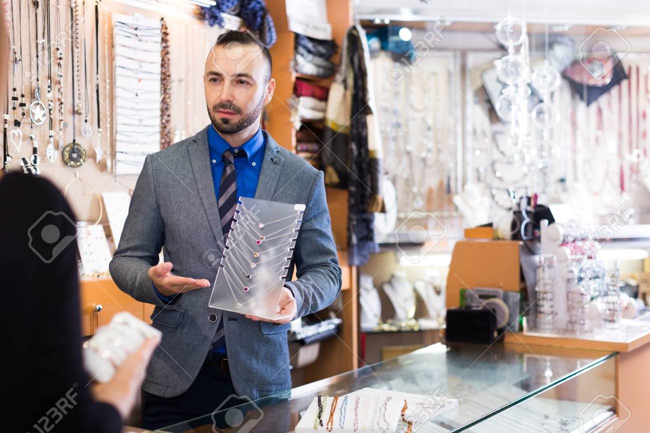 Sales Executive – Jewelry Shop