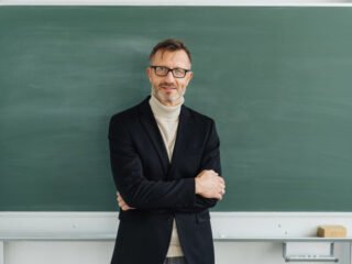 360_F_190543073_bz6SjkIIx6tEWOquw9oPECIzrPfJtwhL