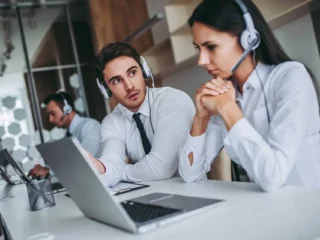 depositphotos_171468918-stock-photo-call-center-workers